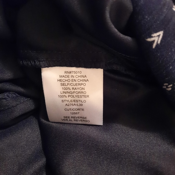 City Studio Dress Deep V-Neck Sleeveless Elastic Waist Blue Print Size Small - Picture 7 of 8